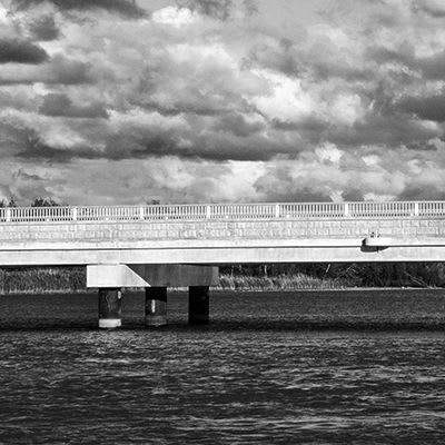 beaverdams-bridge-thorold-photography-black-white